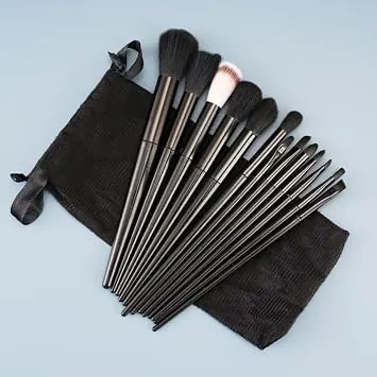 Juego de 13 brochas de maquillaje, kit de maquillaje, correctores de polvo de base, brochas de maquillaje, brochas de maquillaje, color negro