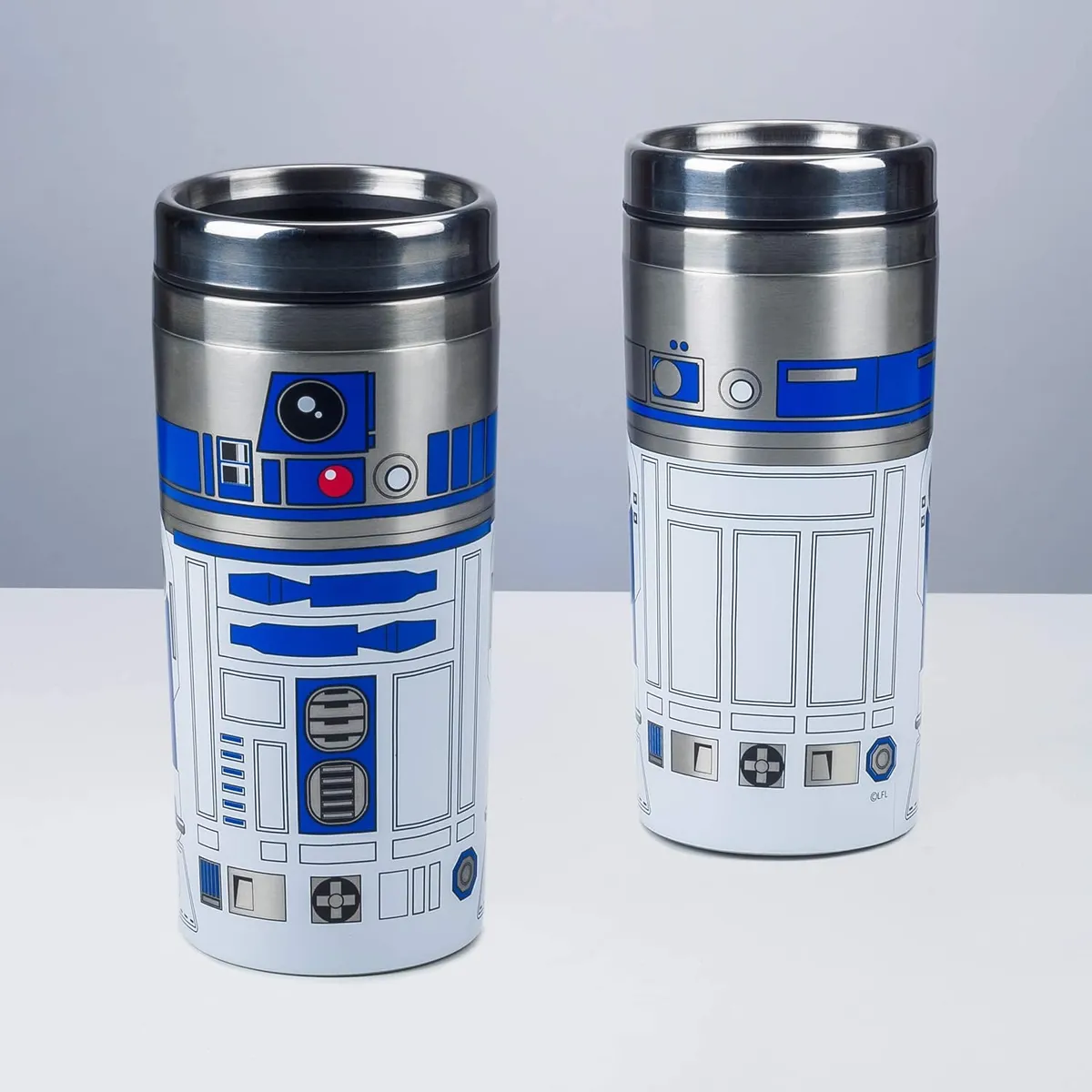 Star Wars: The Last Jedi Taza de viaje R2-D2 | Acero inoxidable cepillado | Taza reutilizable | Termo aislado para café y té | Fácil de limpiar | Aislamiento de doble pared | Capacidad de 450 ml | A prueba de derrames