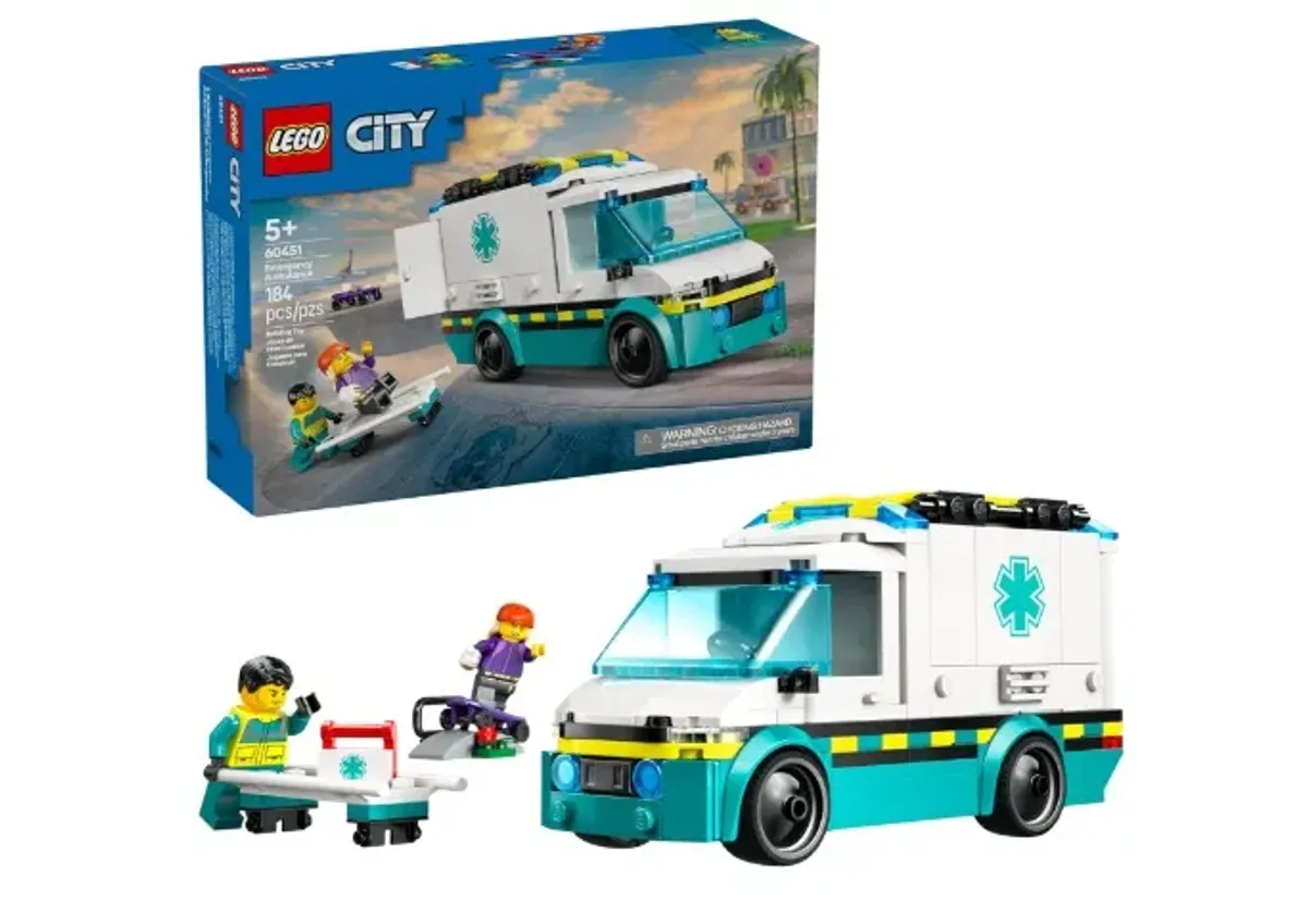 LEGO® City Ambulancia de Emergencias Set de construcción, camión de Juguete, Regalo para niños y niñas de 5 años o más, Minifiguras de un Patinador y una conductora 60451