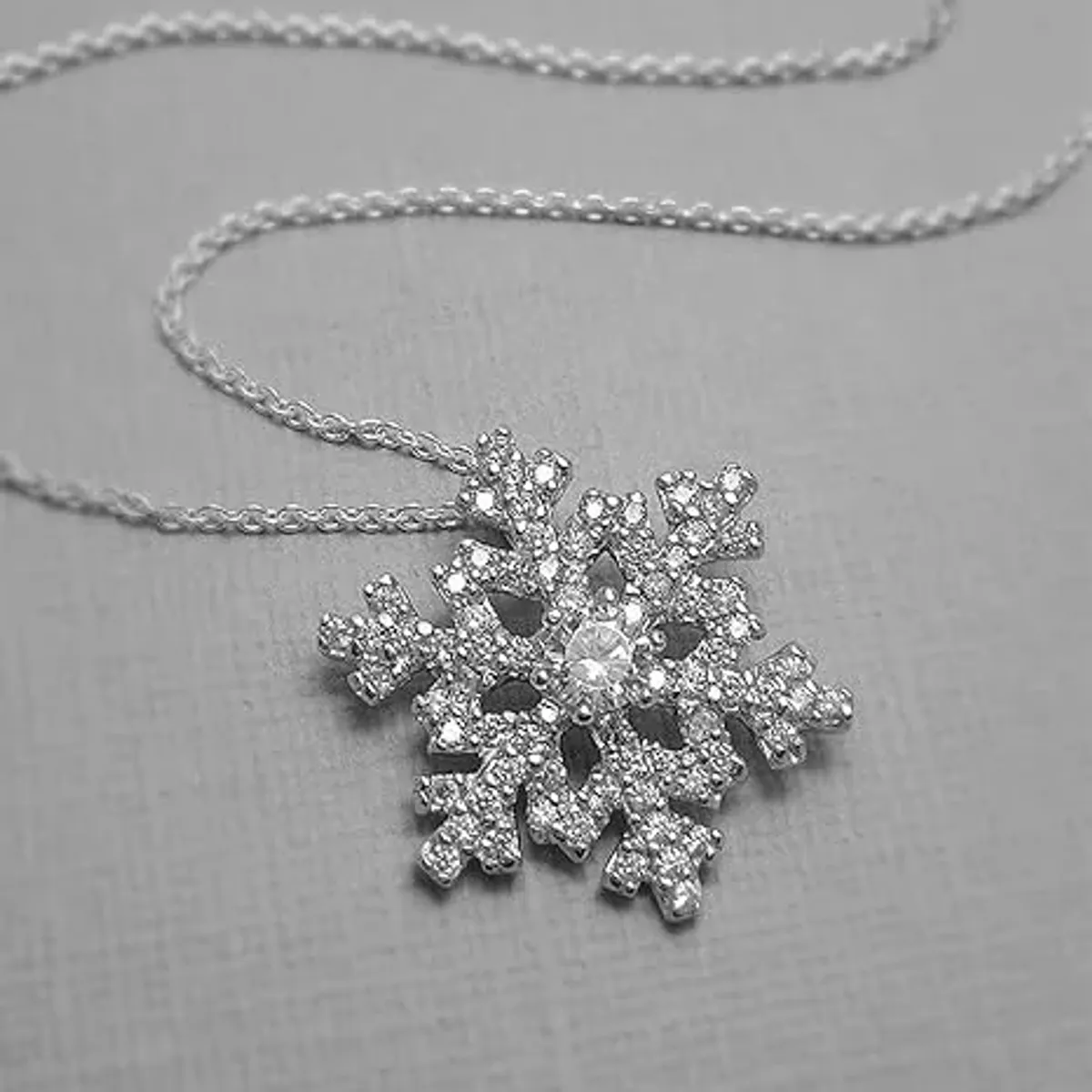 Collar con colgante de copo de nieve para mujer, chapado en plata, gargantilla de circonita cúbica, ajustable, moderno, delicado, simple, minimalismo, joyería de diamantes de imitación, regalo para