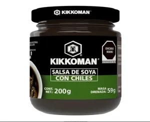 Kikkoman Salsa de soya con chiles de 200 g
