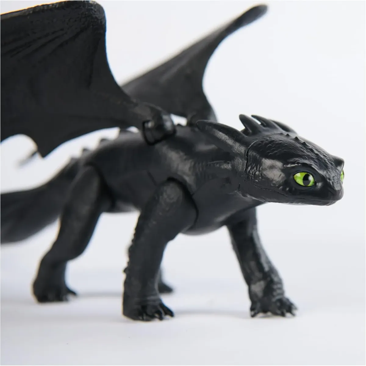 DreamWorks Dragones, Cómo Entrenar a Tu Dragón, Figura de Acción de Chimuelo de 12”, Juguetes para Niños de 4 años en adelante.