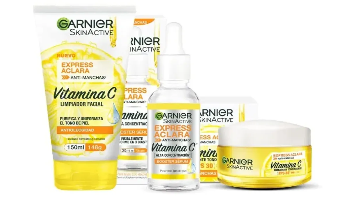 Kit Garnier Express Aclara Rutina anti manchas con Vitamina C: Sérum facial, crema hidratante y gel limpiador, 3 piezas. Hidrata, ilumina y unifica el tono de la piel